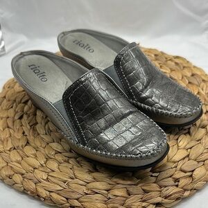 Rialto Silver Croc-Embossed Slip-On Mules